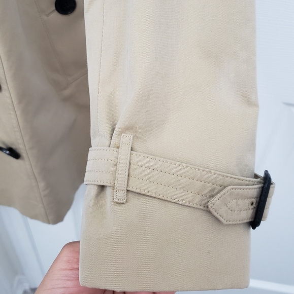 100% Authentic Burberry Sandringham Mid-Length Trenchcoat, Honey Sz 6 US - Picture 6 of 16